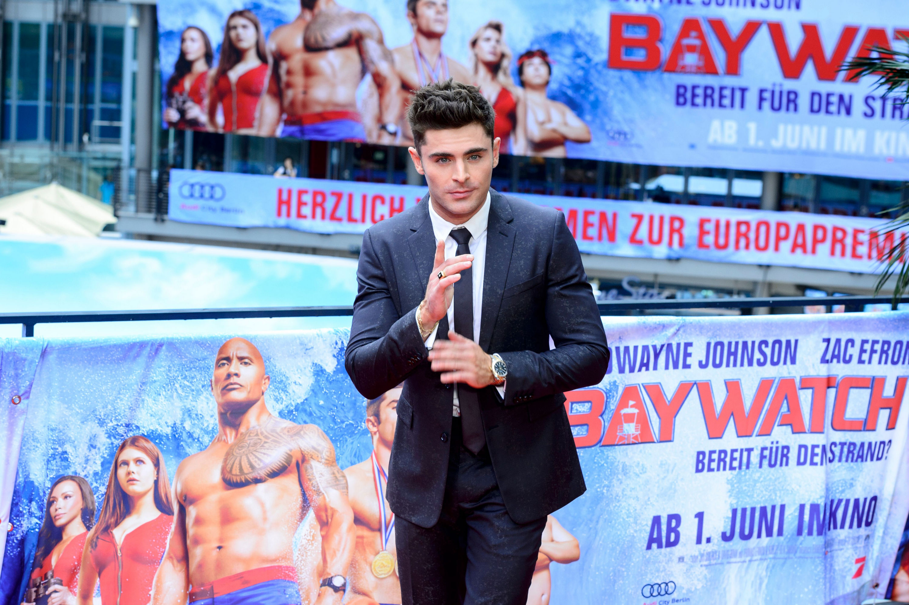 May 30 Baywatch Berlin Photocall 281 Efron Experience Photo may-30-baywatch-berlin-photocall-281-efron-experience-photo